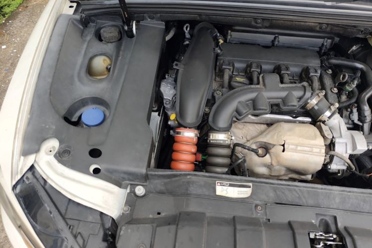 Used DS 5LS 2014 1.6T Luxury Edition THP160 Engine Bay Right
