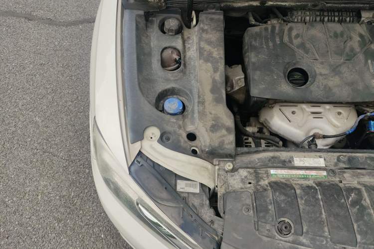 Used DS 5LS 2014 1.8L Elegant Edition VTi140 Engine Bay Right