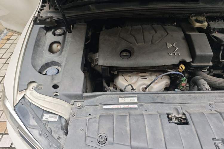 Used DS 5LS 2014 1.8L Elegant Edition VTi140 Engine Bay Right