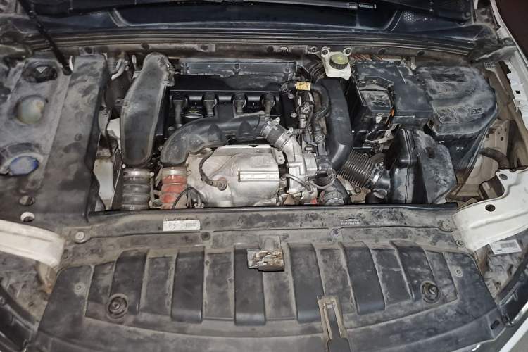 Used DS 5LS 2014 1.6T Luxury Edition THP160 Engine Bay