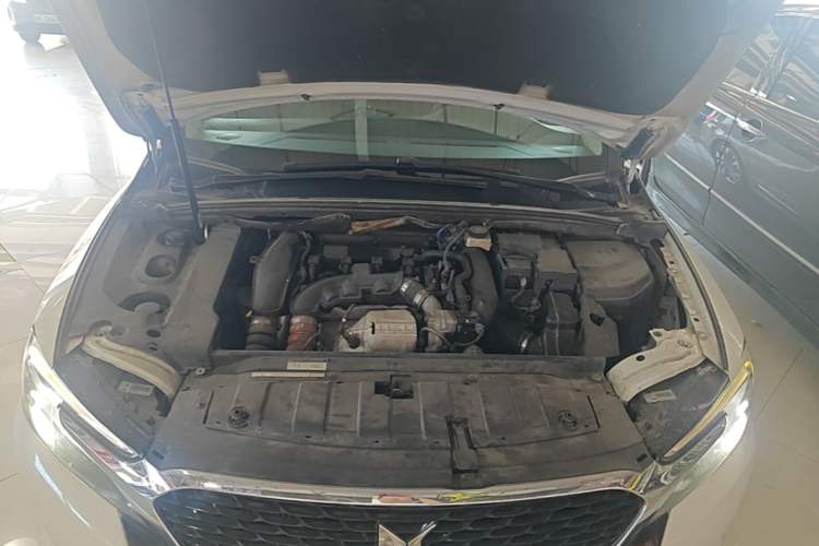 Used DS 5LS 2014 1.6T Luxury Edition THP160 Engine Bay