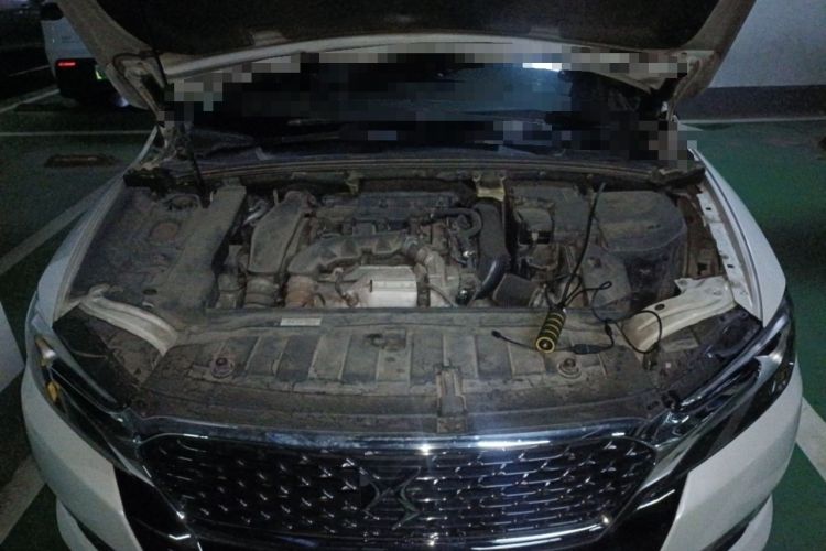 Used DS 5LS 2014 1.6T Luxury Edition THP160 Engine Bay