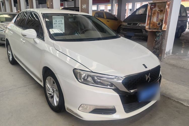 Used DS 5LS 2014 1.8L automatic Comfort version VTi140 Exterior 2