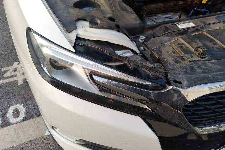 Used DS 5LS 2014 1.8L automatic Comfort version VTi140 Exterior 3