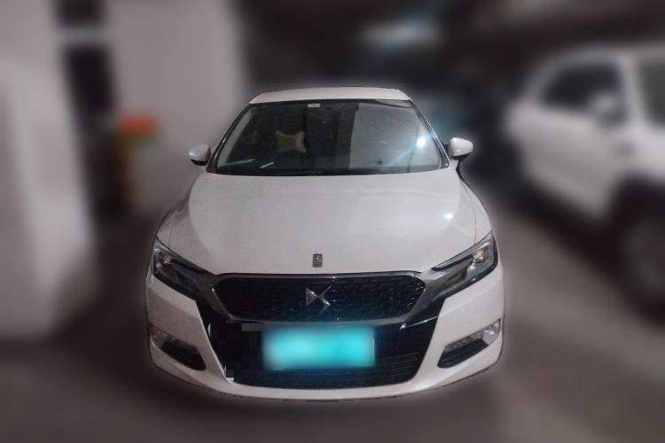 Used DS 5LS 2014 1.8L automatic Comfort version VTi140 Front