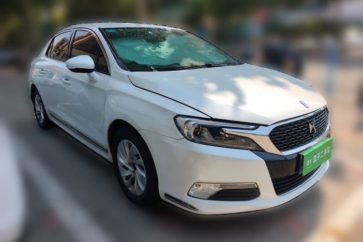 Used DS 5LS 2014 1.8L Manual Comfort Version VTi140 Front Right 45 Deg