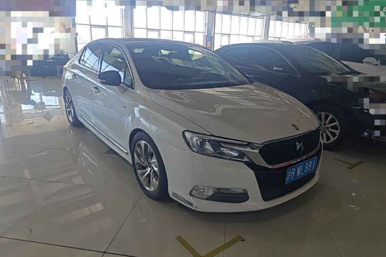 Used DS 5LS 2014 1.6T Luxury Edition THP160 Front Right 45 Deg