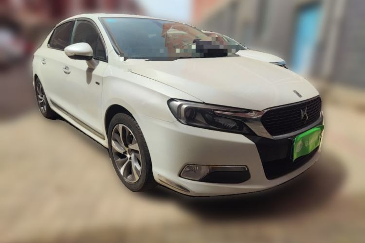 Used DS 5LS 2014 1.6T Luxury Edition THP160 Front Right 45 Deg