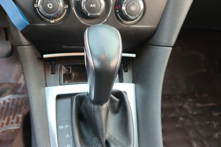 Used DS 5LS 2014 1.8L automatic Comfort version VTi140 Gear Lever