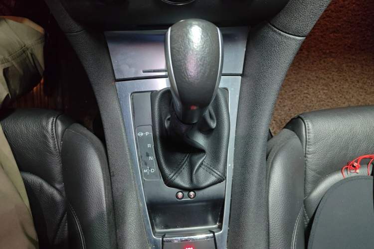 Used DS 5LS 2014 1.6T Luxury Edition THP160 Gear Lever