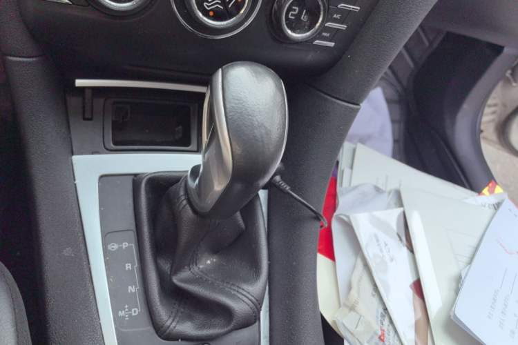Used DS 5LS 2014 1.8L Elegant Edition VTi140 Gear Lever