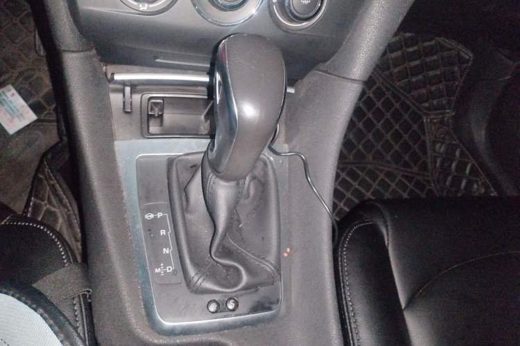 Used DS 5LS 2014 1.8L automatic Comfort version VTi140 Gear Lever