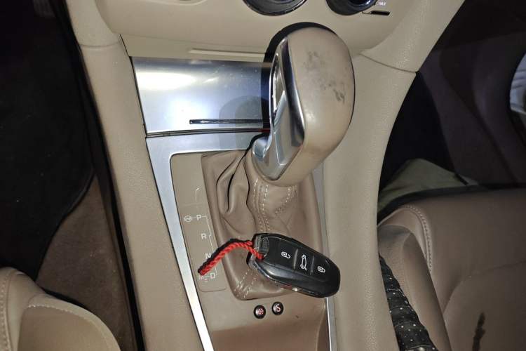 Used DS 5LS 2014 1.8L Elegant Edition VTi140 Gear Lever
