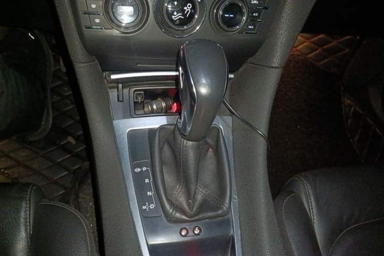 Used DS 5LS 2014 1.6T Luxury Edition THP160 Gear Lever