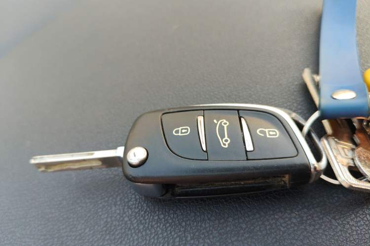 Used DS 5LS 2014 1.8L automatic Comfort version VTi140 Interior 1