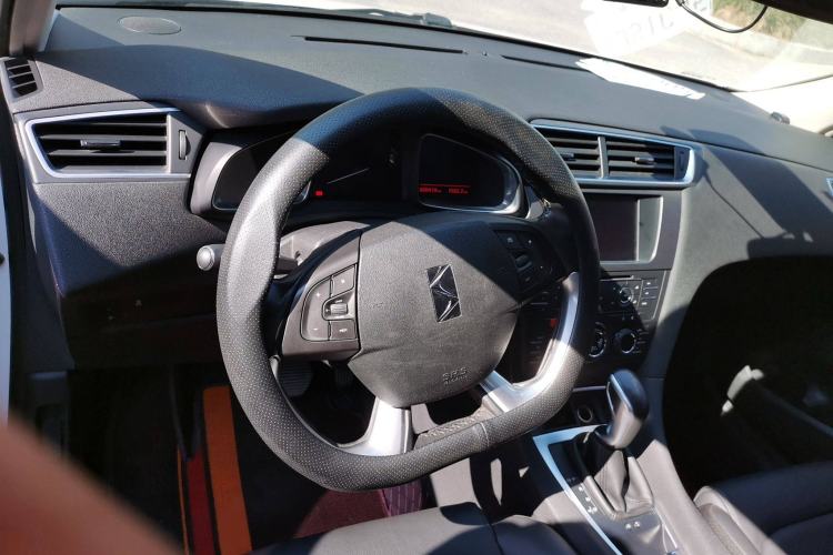 Used DS 5LS 2014 1.6T Elegant Version THP160 Interior 3