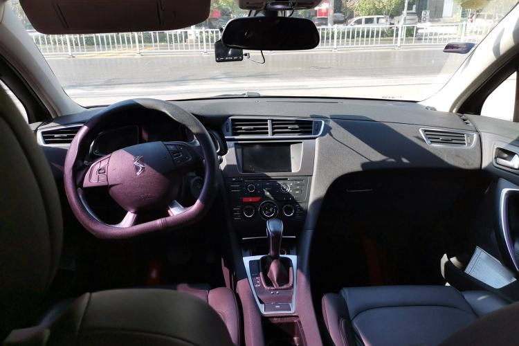 Used DS 5LS 2014 1.6T Elegant Version THP160 Interior 6