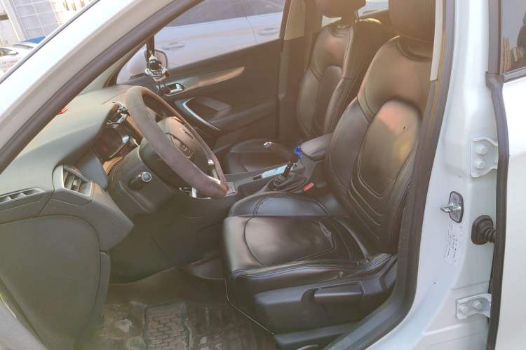 Used DS 5LS 2014 1.8L automatic Comfort version VTi140 Left Front Seat
