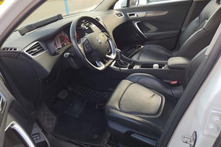 Used DS 5LS 2014 1.8L Elegant Edition VTi140 Left Front Seat