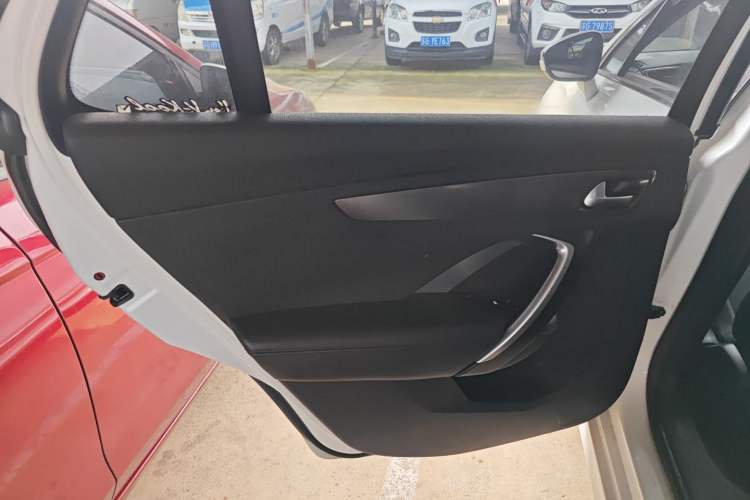 Used DS 5LS 2014 1.8L Manual Comfort Version VTi140 Left Rear Door Interior