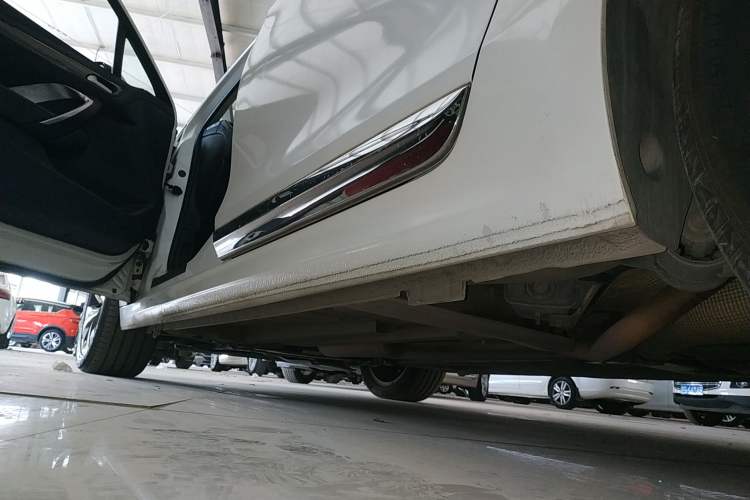 Used DS 5LS 2014 1.6T Elegant Version THP160 Left Side Sill