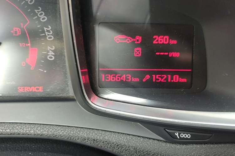 Used DS 5LS 2014 1.6T Elegant Version THP160 Odometer Close Up