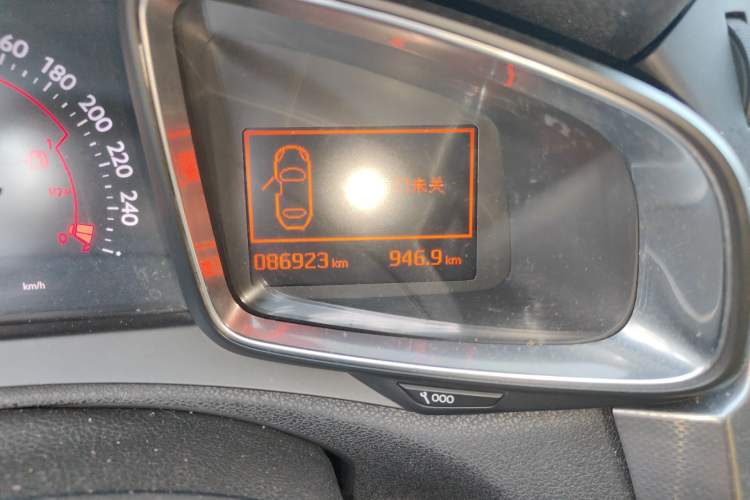 Used DS 5LS 2014 1.6T Elegant Version THP160 Odometer Close Up