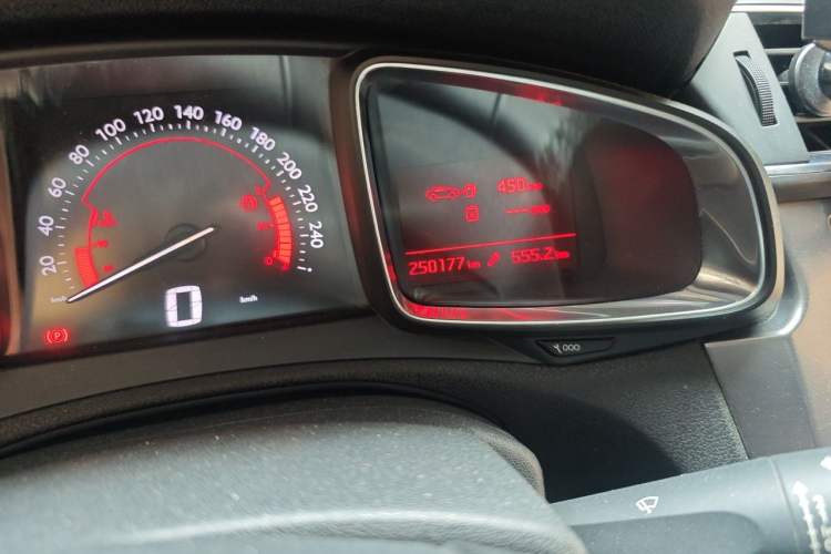 Used DS 5LS 2014 1.8L Elegant Edition VTi140 Odometer Close Up