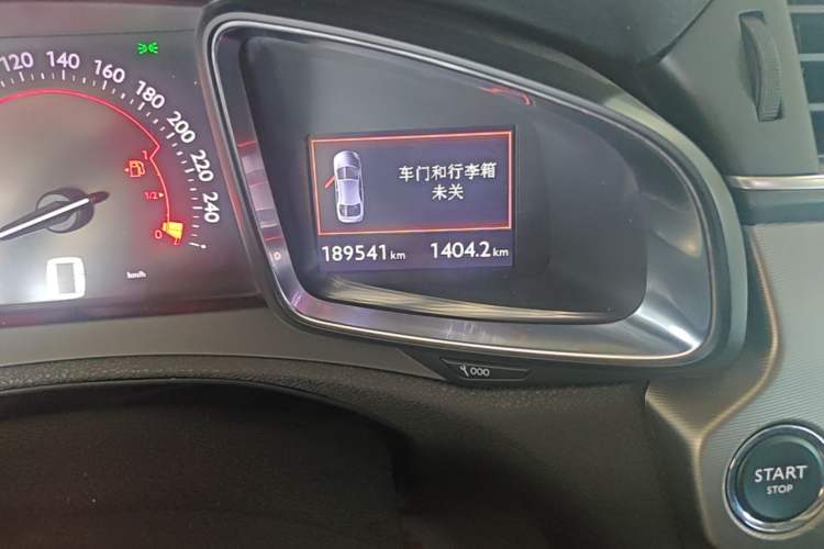 Used DS 5LS 2014 1.6T Luxury Edition THP160 Odometer Close Up
