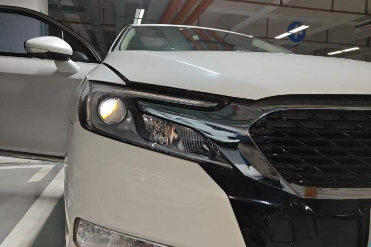 Used DS 5LS 2014 1.6T Luxury Edition THP160 Right Front Headlight