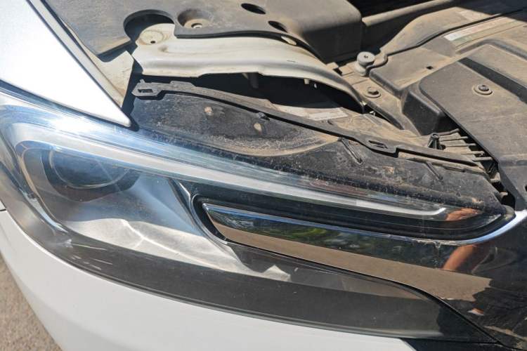 Used DS 5LS 2014 1.8L Elegant Edition VTi140 Right Front Headlight