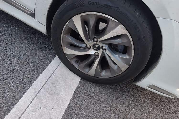 Used DS 5LS 2014 1.6T Elegant Version THP160 Right Front Wheel Hub