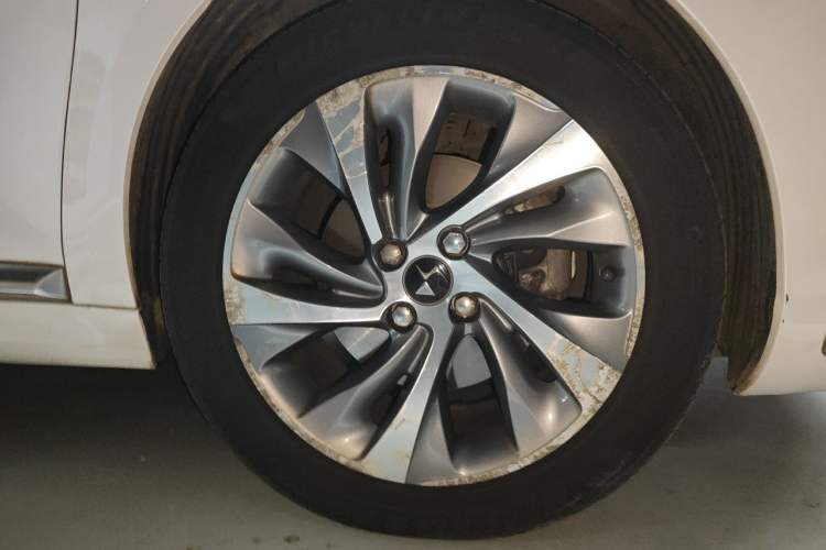 Used DS 5LS 2014 1.6T Luxury Edition THP160 Right Front Wheel Hub