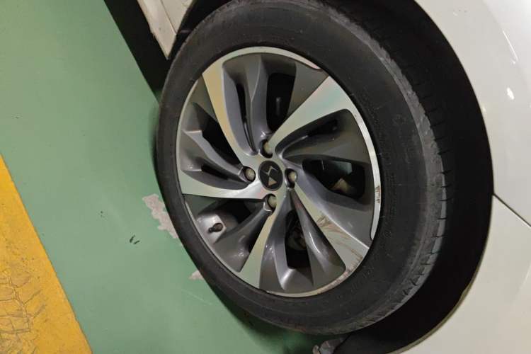 Used DS 5LS 2014 1.6T Elegant Version THP160 Right Front Wheel Hub