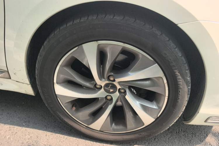 Used DS 5LS 2014 1.6T Elegant Version THP160 Right Front Wheel Hub