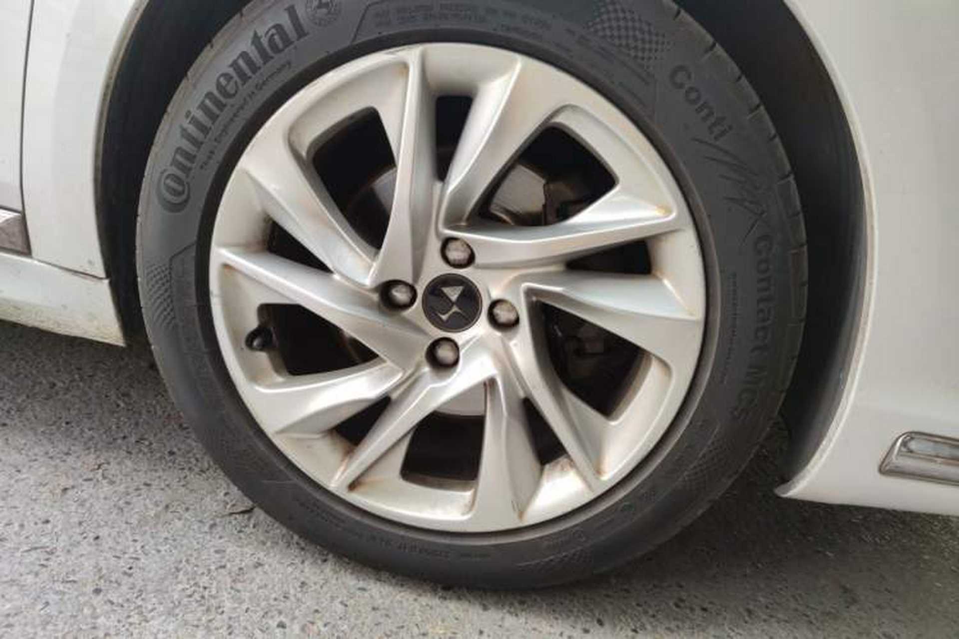 Used DS 5LS 2014 1.8L Elegant Edition VTi140 Right Front Wheel Hub