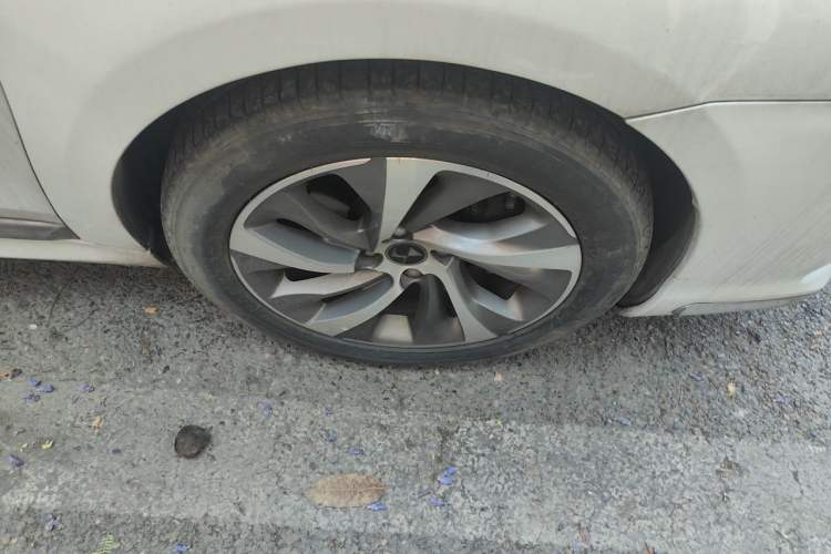 Used DS 5LS 2014 1.6T Luxury Edition THP160 Right Front Wheel Hub