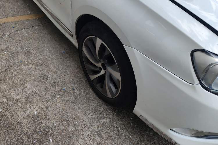 Used DS 5LS 2014 1.6T Luxury Edition THP160 Right Front Wheel Hub