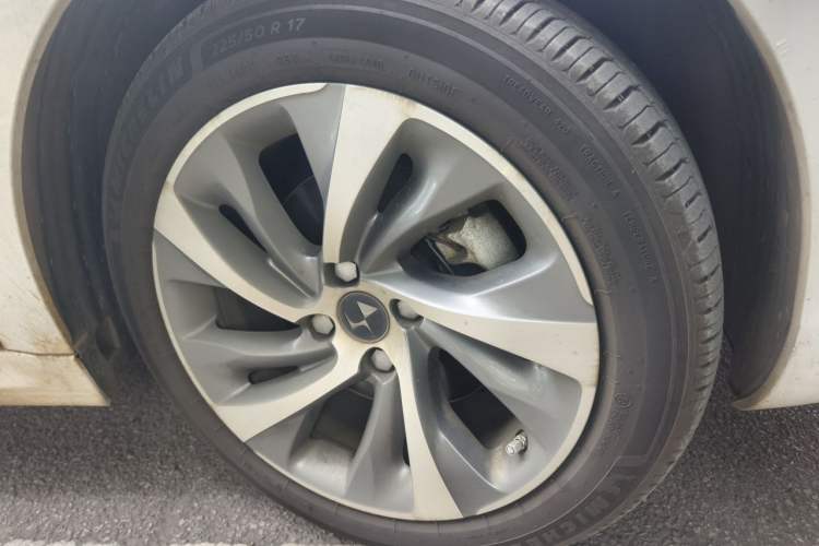 Used DS 5LS 2014 1.6T Elegant Version THP160 Right Front Wheel Hub