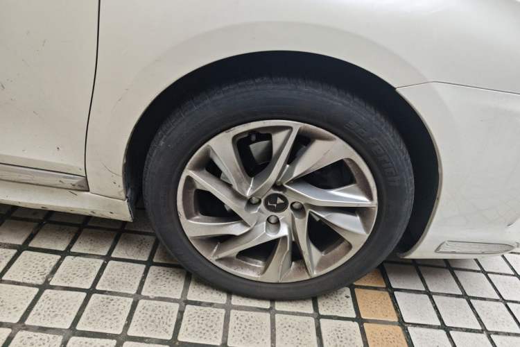 Used DS 5LS 2014 1.8L Elegant Edition VTi140 Right Front Wheel Hub