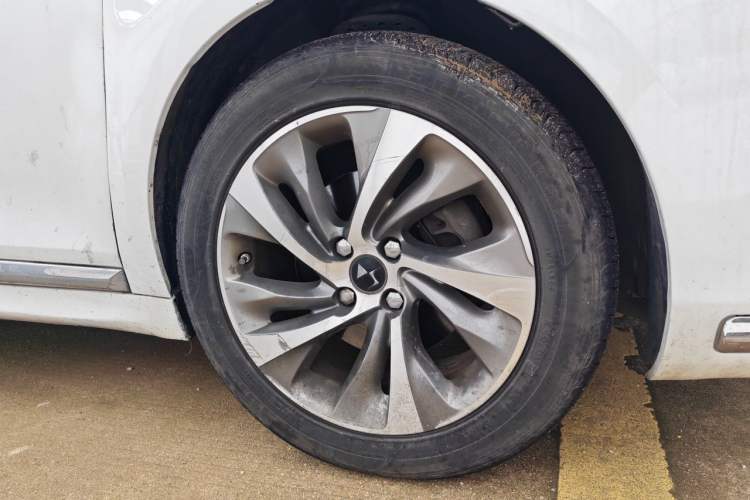 Used DS 5LS 2014 1.6T Elegant Version THP160 Right Front Wheel Hub