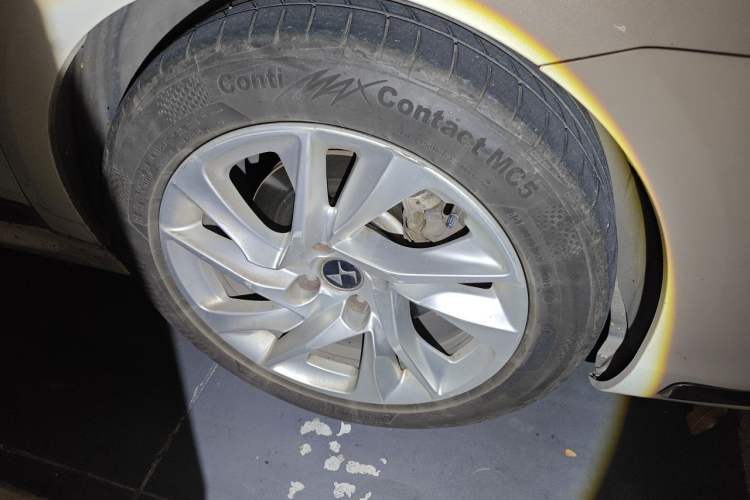 Used DS 5LS 2014 1.8L Elegant Edition VTi140 Right Front Wheel Hub