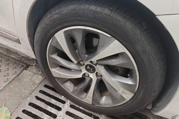 Used DS 5LS 2014 1.6T Luxury Edition THP160 Right Front Wheel Hub
