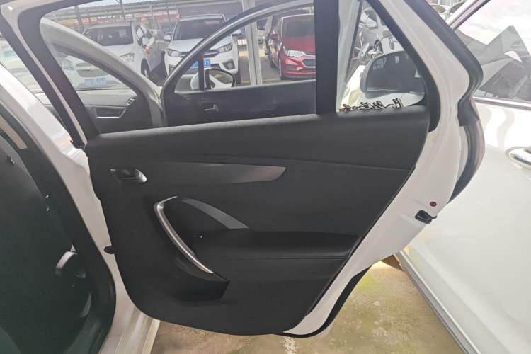 Used DS 5LS 2014 1.8L Manual Comfort Version VTi140 Right Rear Door Interior