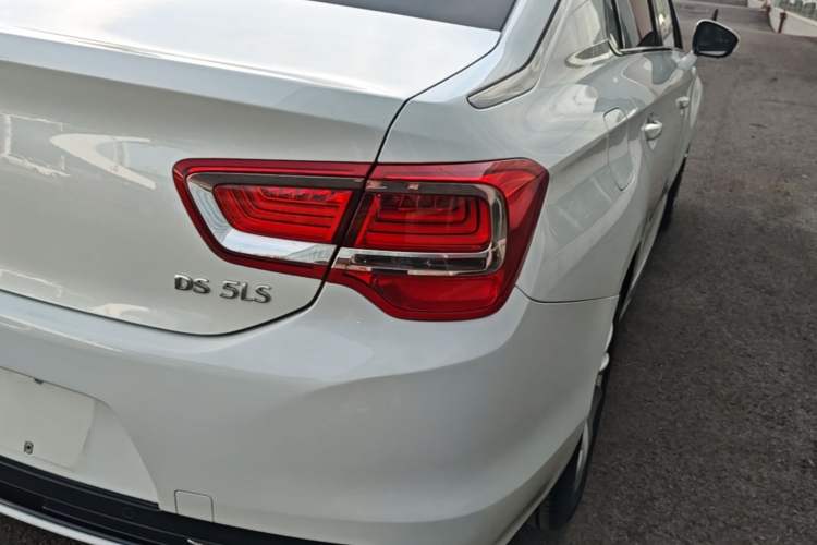 Used DS 5LS 2014 1.8L automatic Comfort version VTi140 Right Rear Taillight
