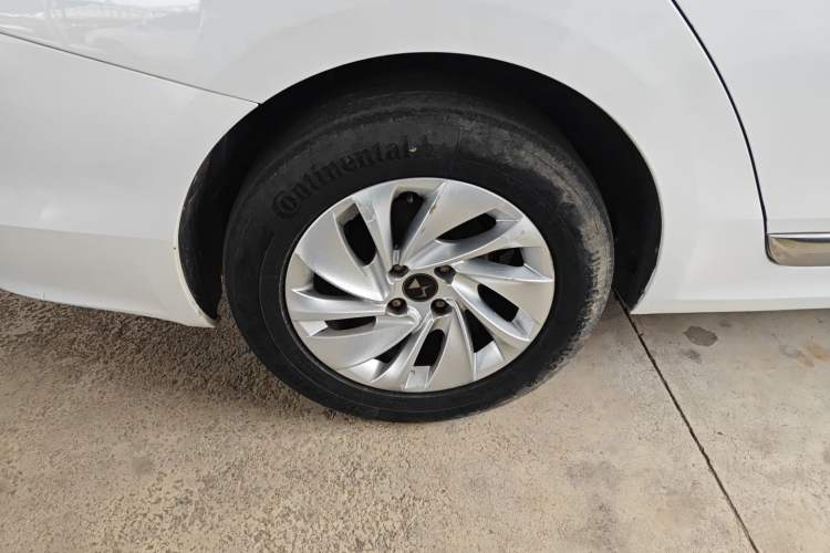 Used DS 5LS 2014 1.8L Manual Comfort Version VTi140 Right Rear Wheel Hub