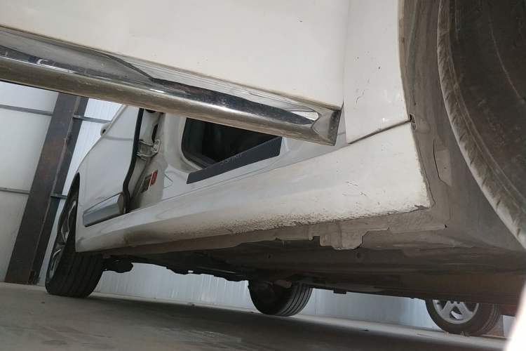 Used DS 5LS 2014 1.6T Elegant Version THP160 Right Side Sill