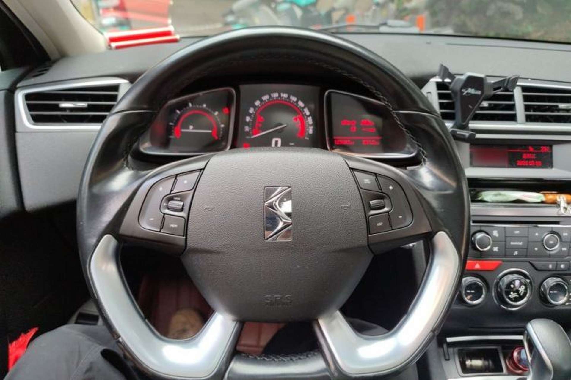 Used DS 5LS 2014 1.8L Elegant Edition VTi140 Steering Wheel
