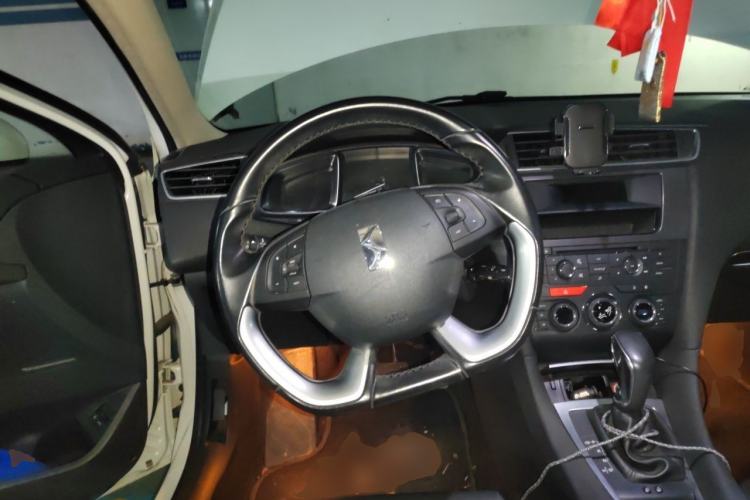 Used DS 5LS 2014 1.8L Elegant Edition VTi140 Steering Wheel