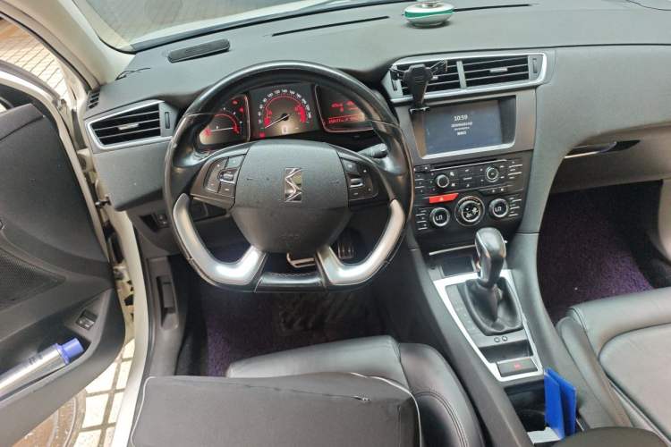 Used DS 5LS 2014 1.8L Elegant Edition VTi140 Steering Wheel